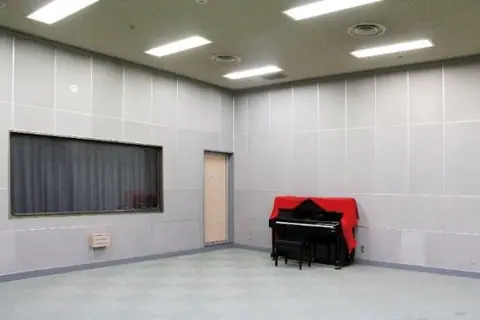 大田区民プラザ 音楽スタジオ:アップライトピアノのある音楽スタジオ