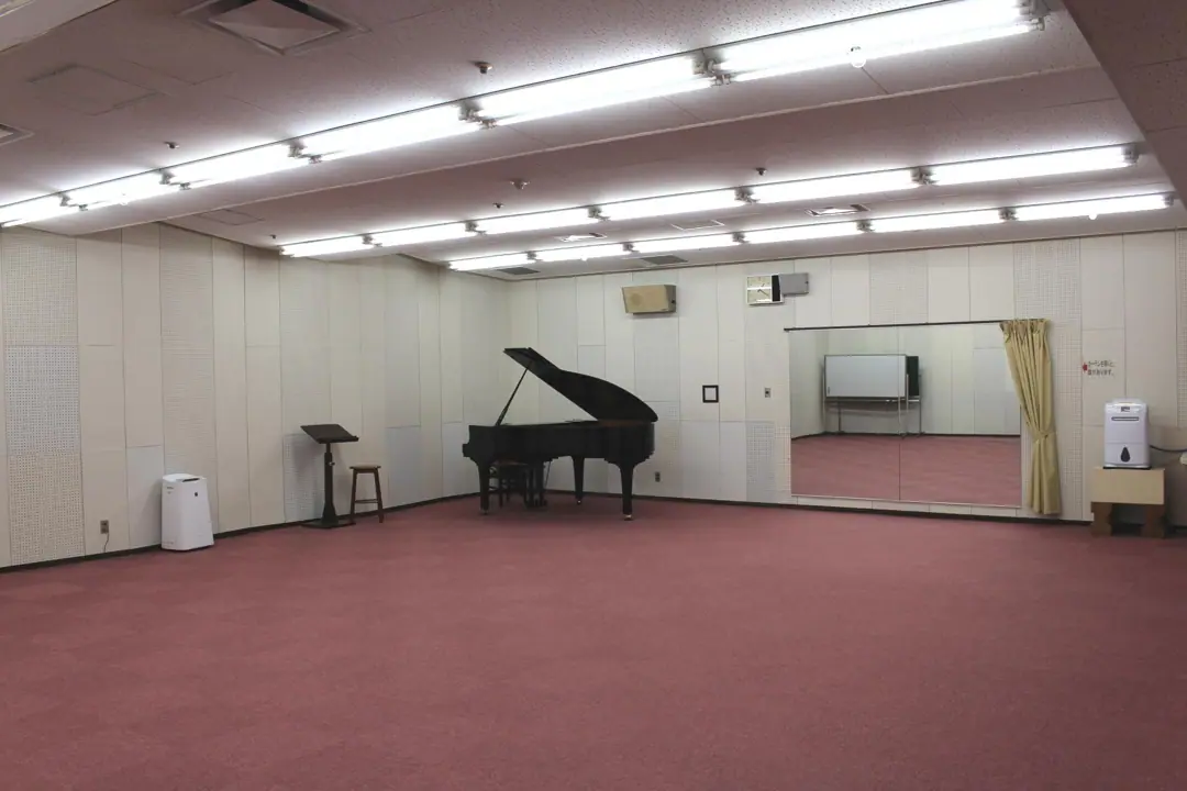 鳥取市文化ホール・練習室(グランドピアノのある練習室)