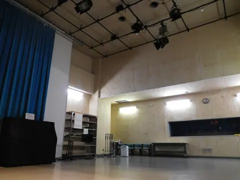 宇都宮市立視聴覚ライブラリー スタジオ：スタジオの室内