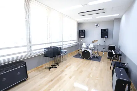 八千代市市民会館 音楽練習室・リハーサル室：第1音楽練習室の室内