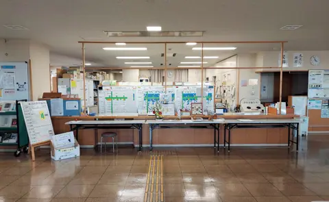 横浜市上飯田地区センター：受付付近