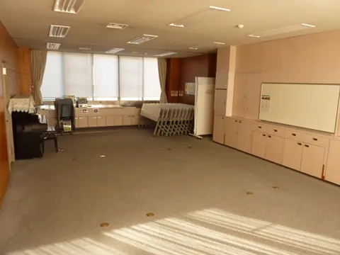 横浜市十日市場地区センター（アップライトピアノのある工芸室）