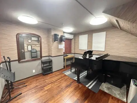アール・エイチ・ワイ 貸し音楽練習室 RHY甲東園：グランドピアノの部屋