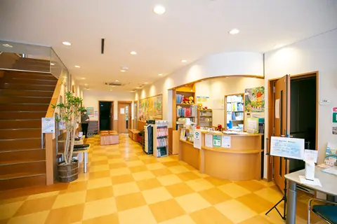 山響楽器店 センター北教室(受付と階段のあるロビー)