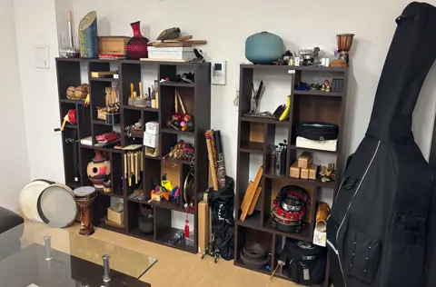 瀬楽スタジオ:小物打楽器の棚