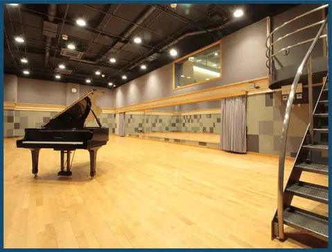 芝浦スタジオ(Shibaura Sound Studio)(グランドピアノのある広いスタジオ)