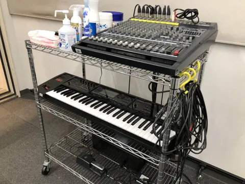 島村楽器 イオンモール千葉ニュータウン店 レンタルスタジオ：ミキサーとキーボード