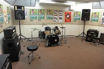 島村楽器 アミュプラザ鹿児島店 レンタルスタジオ(ドラムセットとアンプの練習室)