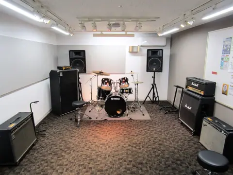 島村楽器 錦糸町マルイクラシック店 レンタルスタジオ（ドラムとアンプのある練習室）
