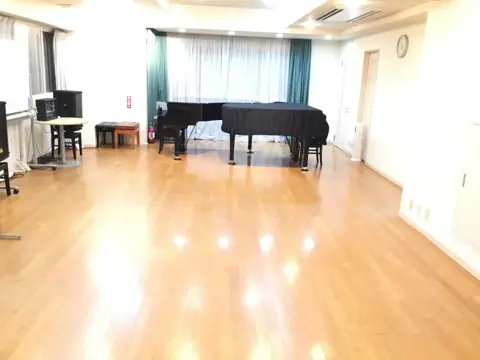 島村楽器 ミュージックサロン葛西 レッスン室レンタル：グランドピアノのある広い部屋