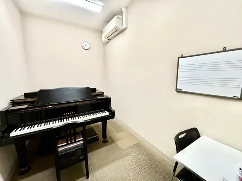 島村楽器 ミュージックサロン本八幡 レンタルルーム（グランドピアノの部屋）