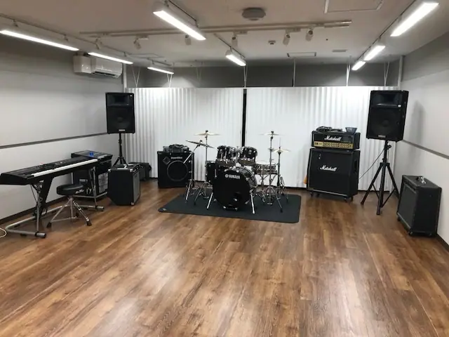 島村楽器 仙台ロフト店 レンタルスタジオ(ドラムとアンプのある練習室)