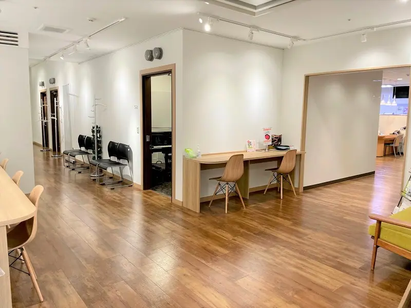 島村楽器 仙台長町モール店(音楽教室の待合スペース)