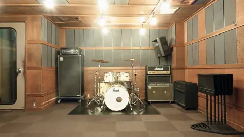 Studio Sound Crew（スタジオ・サウンド・クルー）：Cスタジオ