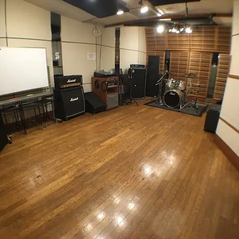 studio always(スタジオオルウェイズ)(ドラムとアンプのある練習室)