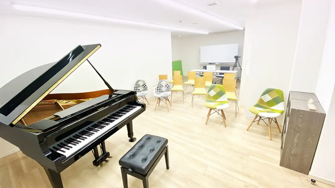 Studio Baum(スタジオ バウム)(グランドピアノのある室内)
