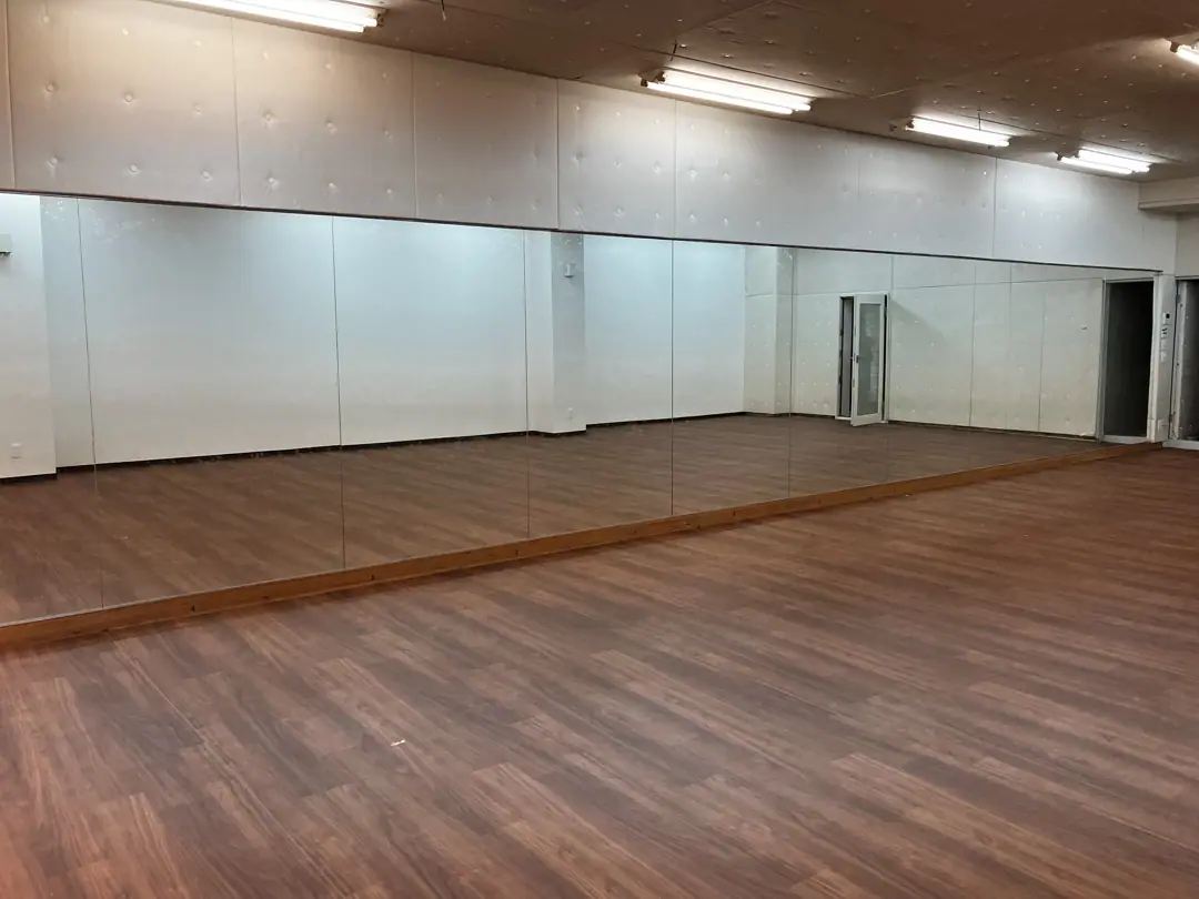 STUDIO HOUSE Y(鏡のある広い部屋)