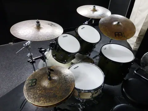 STUDIO ICC（スタジオアイシーシー）：ドラムセット