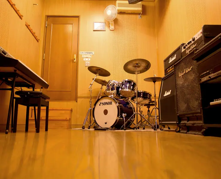MUSIC STUDIO NECO(スタジオNECO)(ドラム・ピアノ・アンプのある練習室)