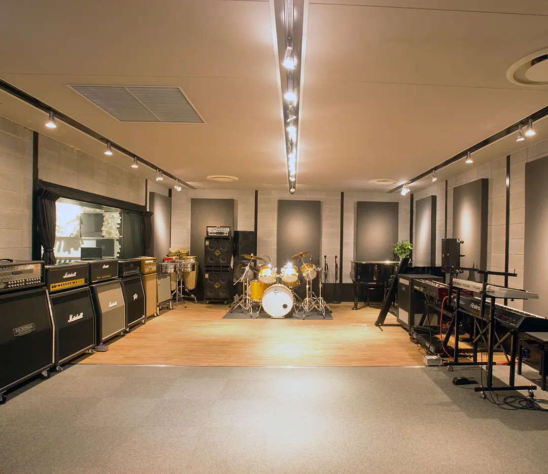 STUDIO QUAM(スタジオ・クアム)(広い練習室)