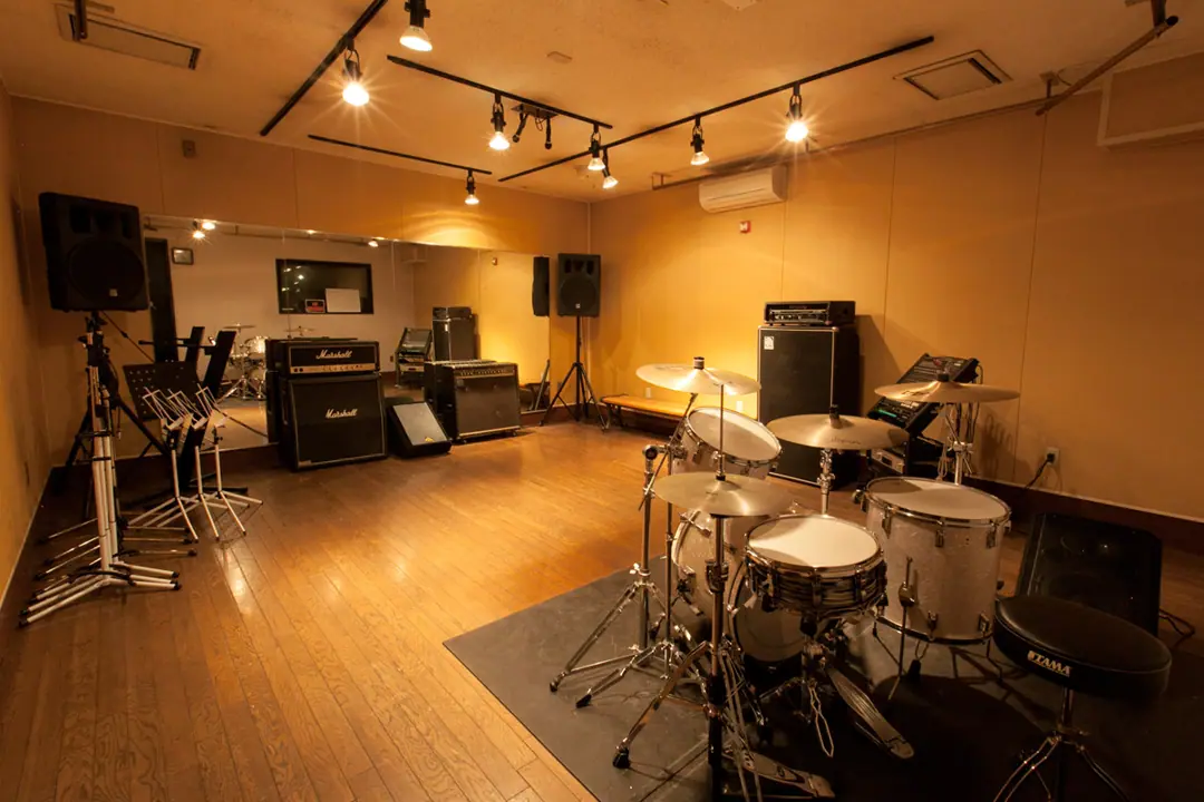 STUDIO ZOT(スタジオ ゾット)(ドラムとアンプのある練習室)