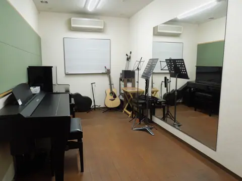 スガナミ楽器 永山センター 練習室レンタル（電子ピアノのある練習室）