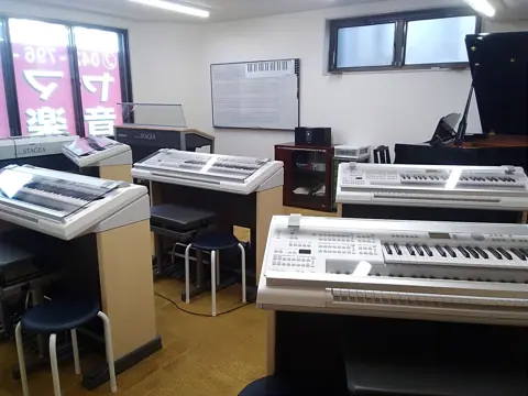 スガナミ楽器 成瀬センター 練習室レンタル：エレクトーンのある部屋
