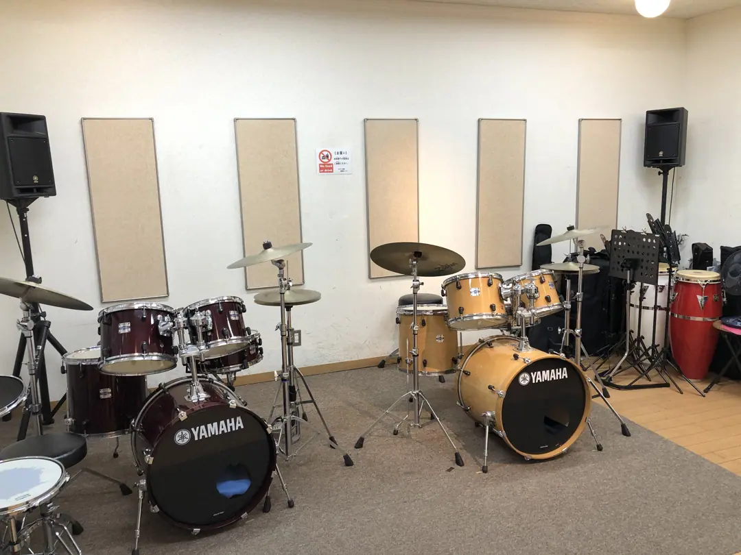 スガナミ楽器 相模原センター 練習室レンタル(ドラムセットのある部屋)