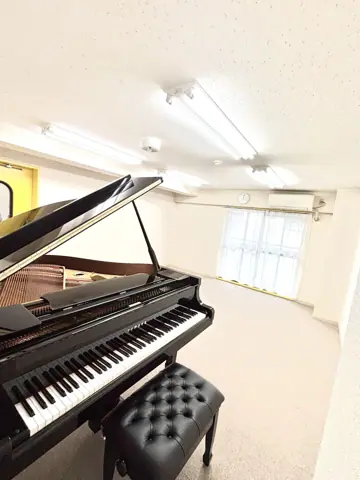 音楽教室トライアングル 駅前教室 レンタルスタジオ（グランドピアノのある部屋）