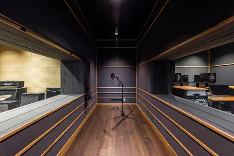 U studio(ユースタジオ):ブース