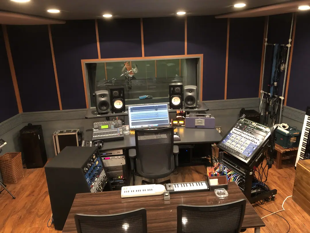 Yellow Studio(OCTO RECORDING STUDIO)(コントロールルーム)