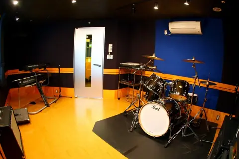 Y.Y Music STUDIO 上尾店：Eスタジオ